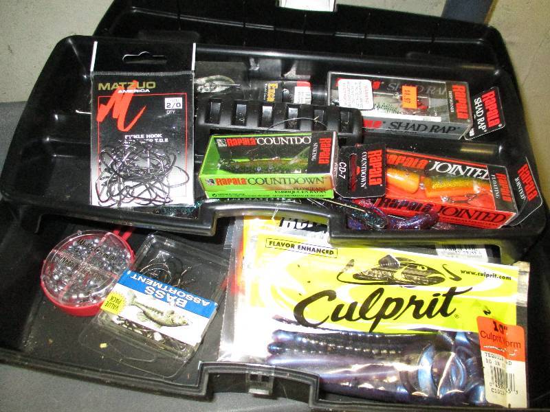 lot 8680 image: Tackle Box with Tackle