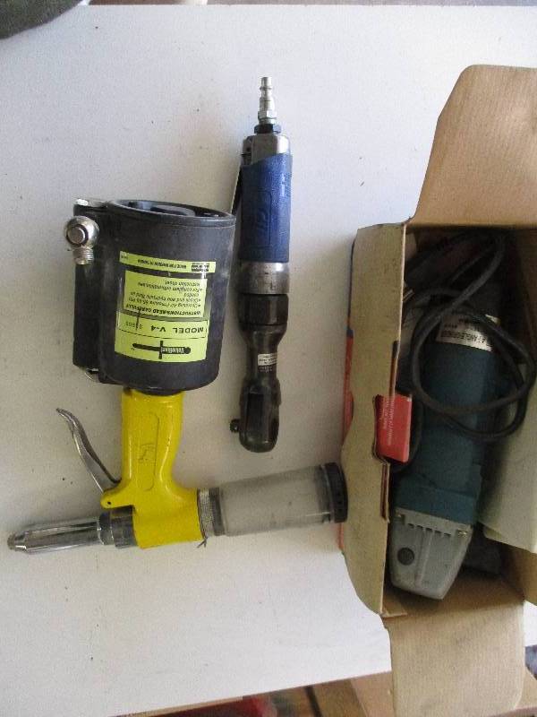 lot 8683 image: Lot of Air Tools