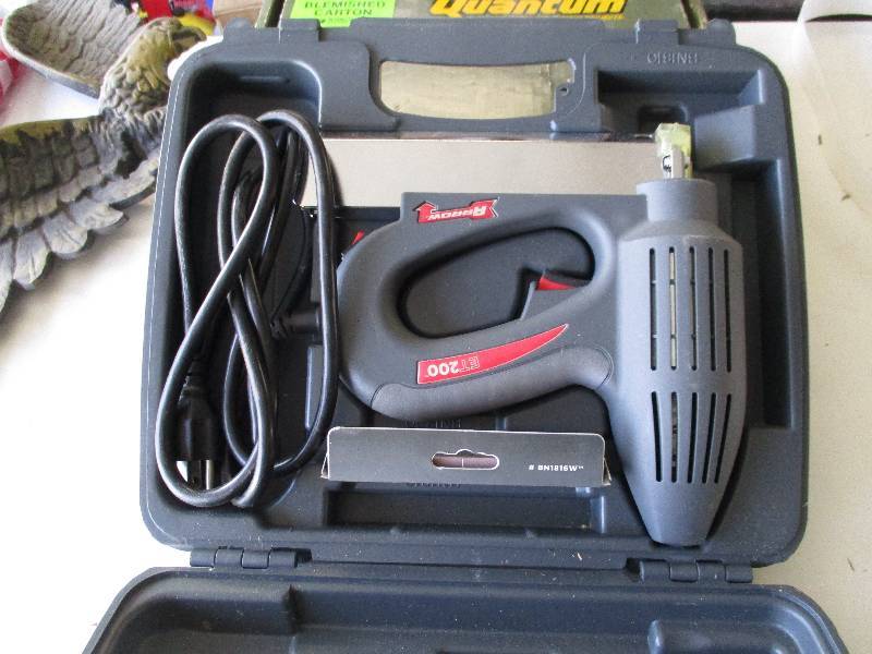 lot 8687 image: Arrow Nailer