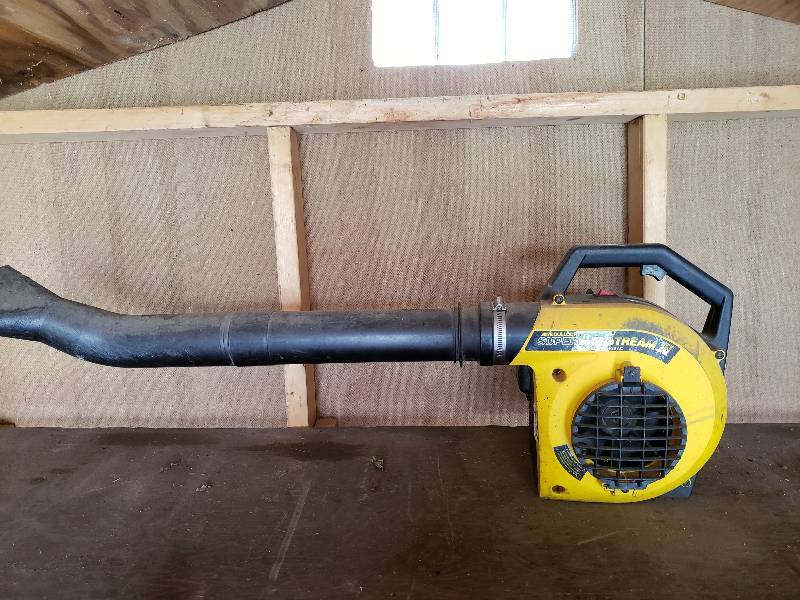 lot 10686 image: McCulloch Air Stream Leaf Blower