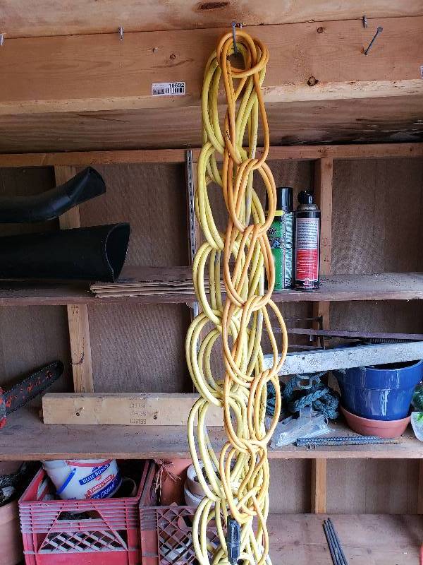 lot 10692 image: Lot of Extension Cords