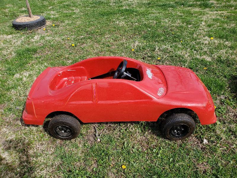 lot 10700 image: Pedal Car Heavy Duty Construction