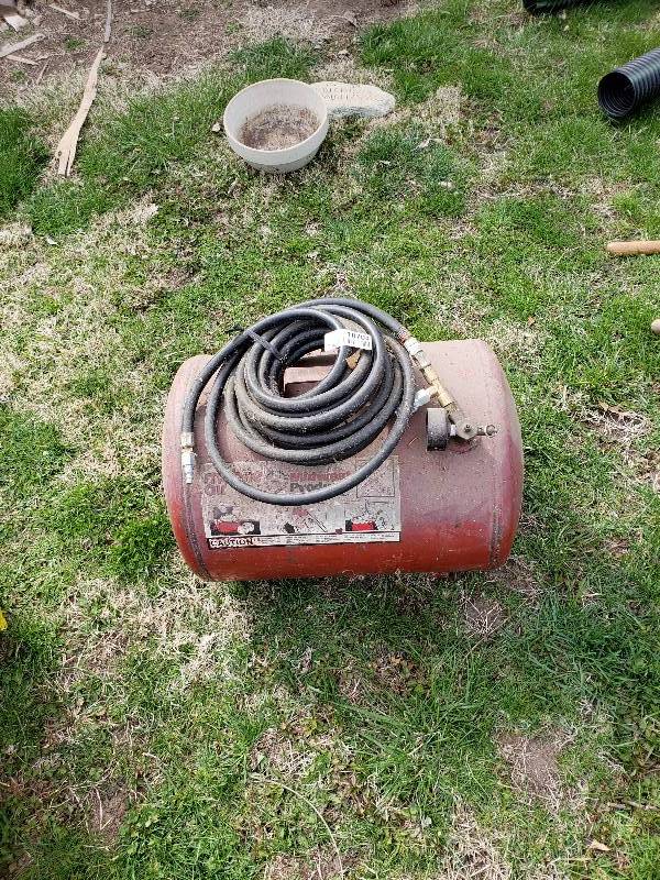lot 10704 image: Air Tank