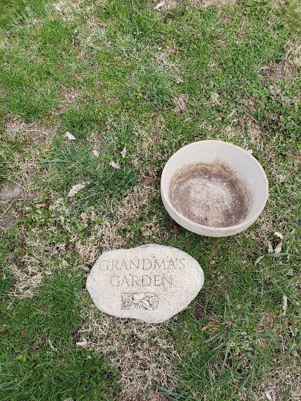 lot 10705 image: Outdoor Garden Lot
