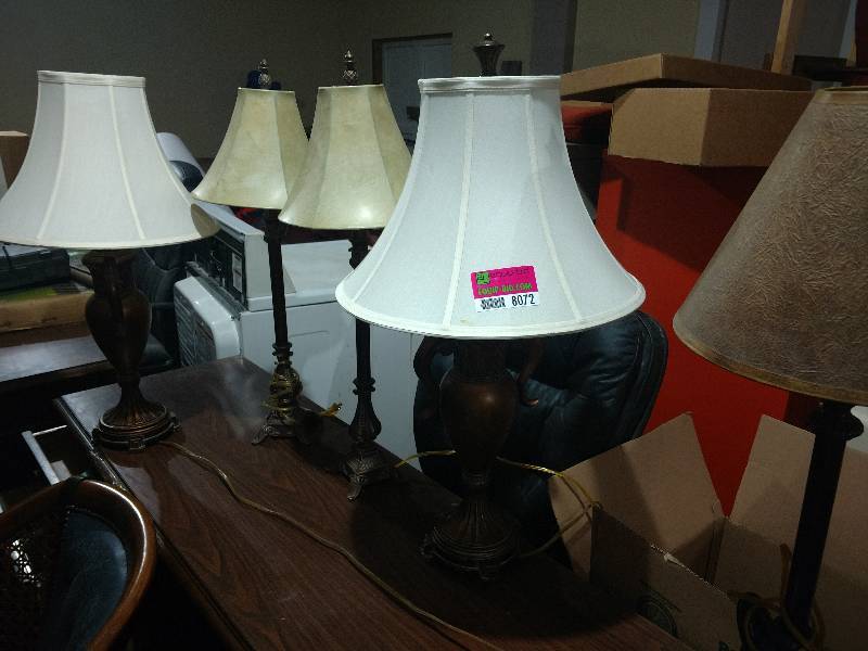 lot 8072 image: Lot of 5 Various Lamp & Shades