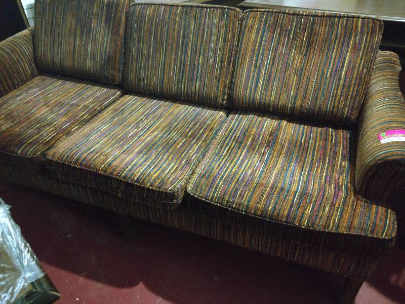 lot 8078 image: Couch