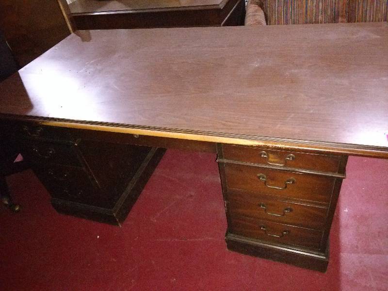 lot 8081 image: Executive Wood Desk