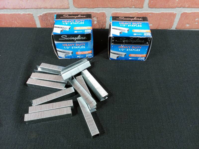 lot 2 image: Swingline Heavy Duty 12 Staples