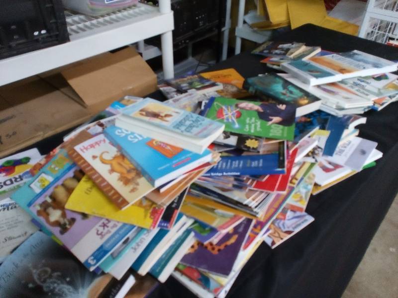 lot 22 image: Variety Lot of KidsChildrens Books