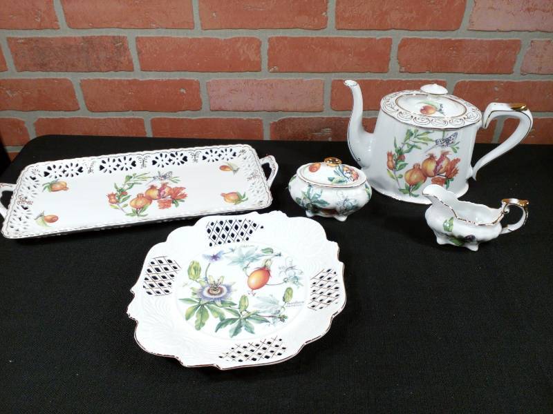 lot 33 image: Bristol House 5-Piece Porcelain Tea Service Set