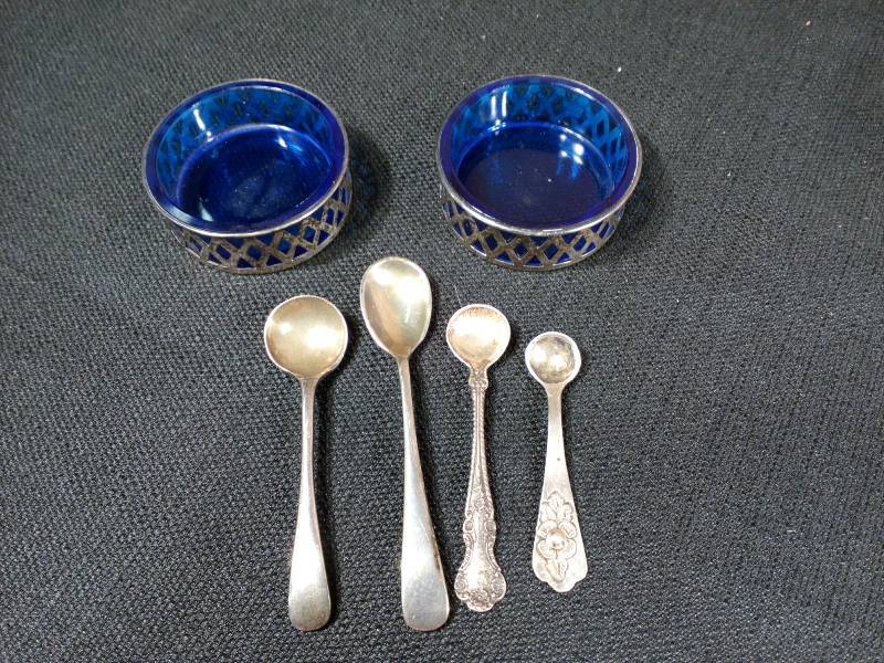 lot 38 image: Vintage Cobalt Blue Salt Dips with Sterling Salt Spoons  Sterling Silver 
