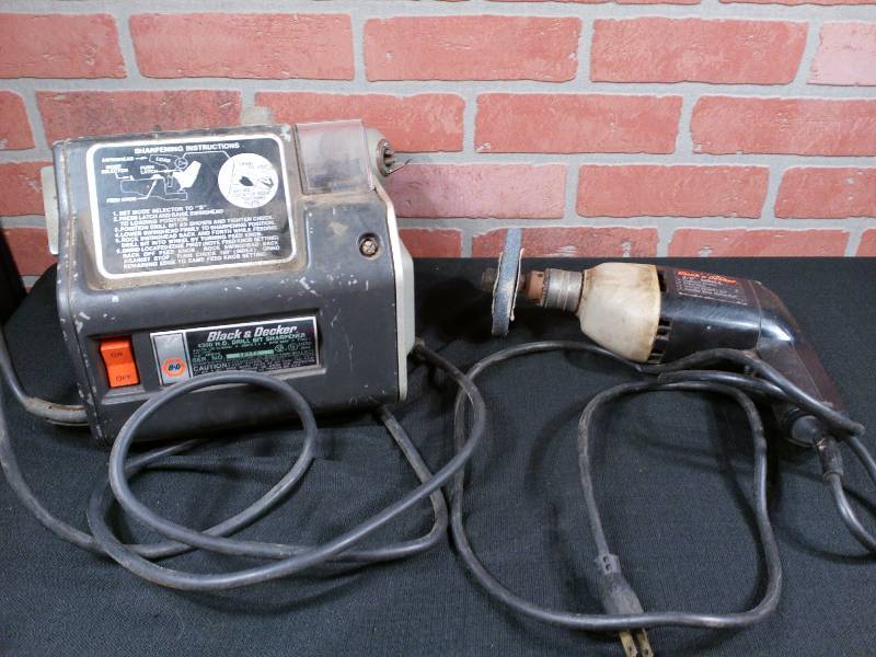 lot 40 image: Black & Decker Drill Bit Sharpener & 38 Drill