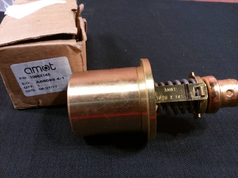 lot 86 image: AMOT A66095 4-1 Thermostat Temperature Control Valve 1096X145