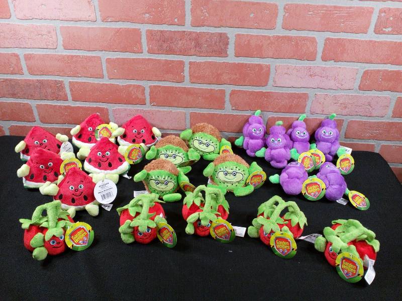 lot 114 image: Garden Heroes Plush Figures