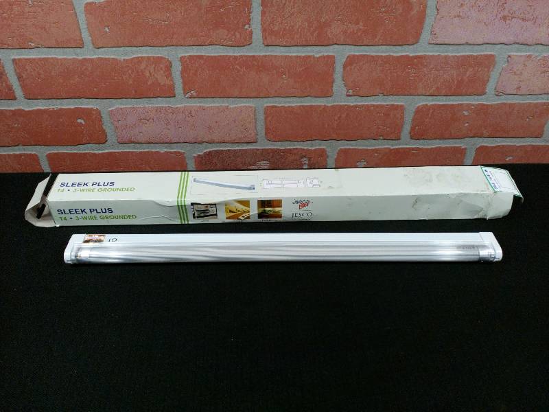 lot 147 image: Jesco SG4-16 cabinet lighting