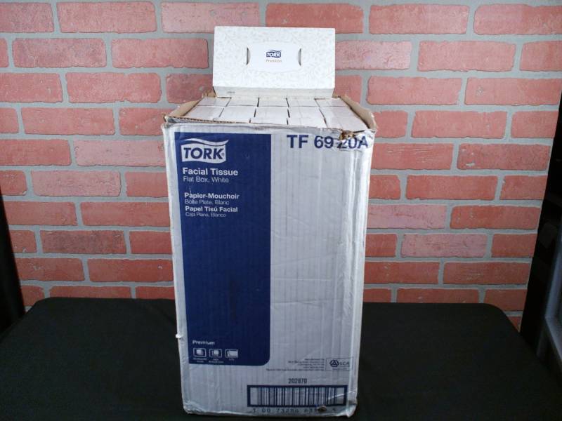 lot 212 image: Tork Premium Facial Tissue Flat Box TF6920A