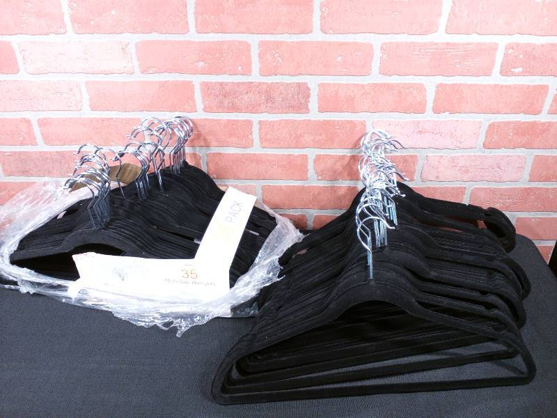 lot 216 image: Mesa Inspired Living Non-Slip Hangers