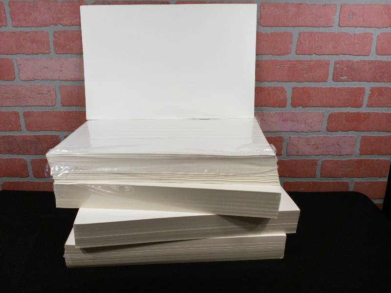 lot 320 image: Ivory Card Stock #24