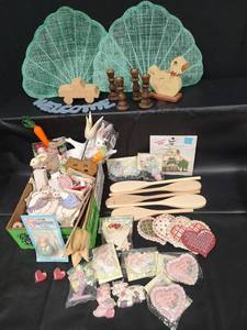 lot 107 image: Vintage Easter and Spring Decor Collection with Wooden Accessories