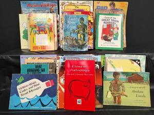 lot 117 image: Vintage Childrens Story Books