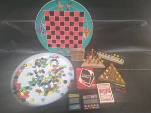 lot 136 image: Vintage Games Collection - UNO, Tic Tac Toe, Handheld Video Games & More