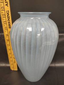 lot 187 image: Vintage Opalescent Glass Ribbed Vase