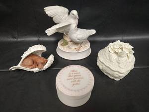 lot 192 image: Dove Music Box, Dog and Floral Pieces with Sentimental Box