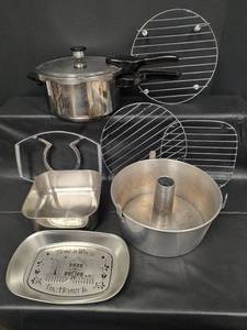 lot 200 image: Pressure Cooker, Bundt Pan, Trays & Racks