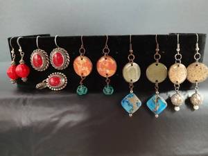 lot 224 image: Pierced Earring Collection