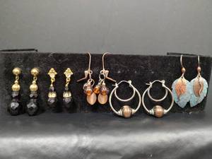 lot 230 image: Assorted Pierced Earring Collection