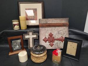 lot 267 image: Home Decor Collection