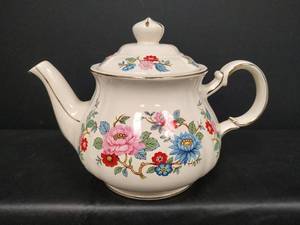 lot 310 image: Vintage Sadler Floral Porcelain Teapot with Gold Trim