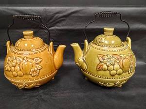 lot 313 image: Vintage Ceramic Teapots
