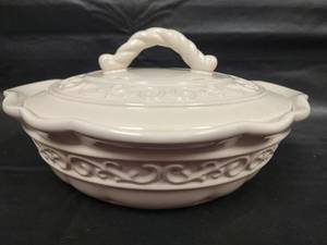 lot 321 image: Celebrating Home Stoneware Casserole - Microwave, Dishwasher and Oven Safe