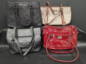 lot 323 image: Handbag Collection - Very Good Condition