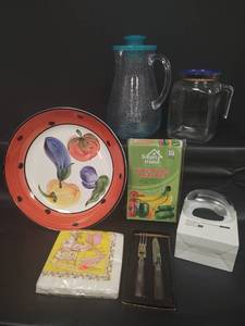 lot 346 image: Vintage JCPenny Carnival Serving Bowl, Acrylic Infusion Pitcher and More