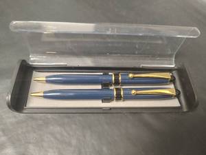 lot 347 image: Vintage Navy Blue Pens in Case