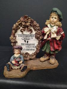 lot 364 image: Yesterdays Child Dollstone - Anne with Madeline