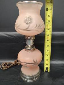 lot 388 image: Vintage Pink Frosted Glass Hurricane Lamp