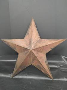 lot 403 image: Metal Star Wall Decor, 30 inch Diameter, Weathered Patina