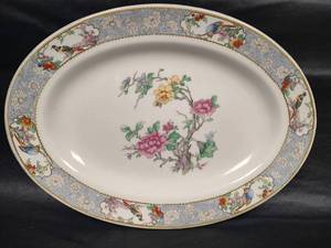 lot 424 image: Vintage Johnson Bros England Floral Bird Oval Serving Platter