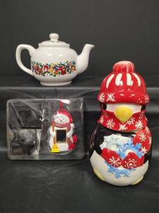 lot 548 image: Christmas Holiday Collection - Teapot, Penguin Cookie Jar and Digital Photo Ornament