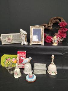 lot 550 image: Decorative Home Accent Collection - Porcelain Vase, Frame, Bells and More