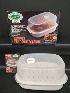 lot 443 image: NIB Superseal Microwave Compact Fish & Poultry Cooker