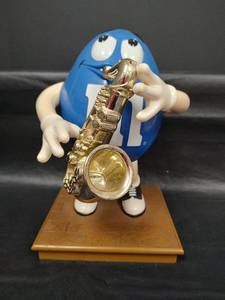 lot 445 image: M&Ms Blue Character Saxophone Player Promotional Display Figure, 10 inches tall