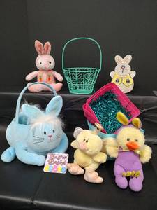 lot 454 image: Easter Basket Collection with Sequinned Bunny Box, Plush Animals and Decorative Accessories