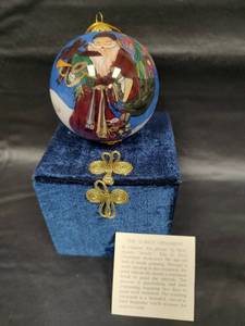 lot 468 image: Li Bien Hand-Painted Inside Christmas Ornament with Display Box