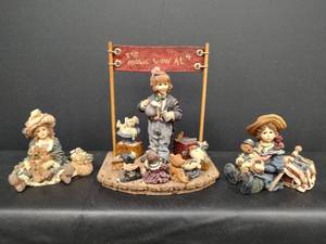 lot 536 image: Yesterdays Child The Amazing Bailey Magic Show at 4 Dollstone Collection Limited Edition 1997, Betsy with Edmund and Meredith and Jacqueline