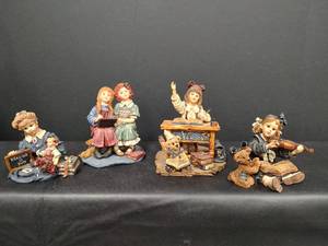 lot 539 image: Yesterdays Child Dollstone Collection School Days Figurines, First Day of School, The Recital, Playing School and School Days