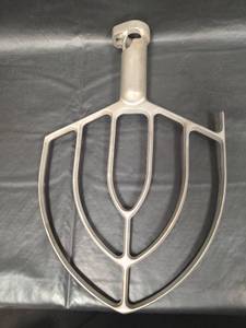 lot 564 image: Commercial Aluminum Mixer Beater